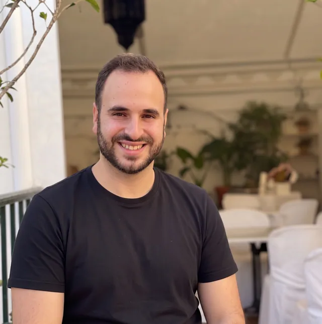 Fernando, Oficial de primera de fontanería